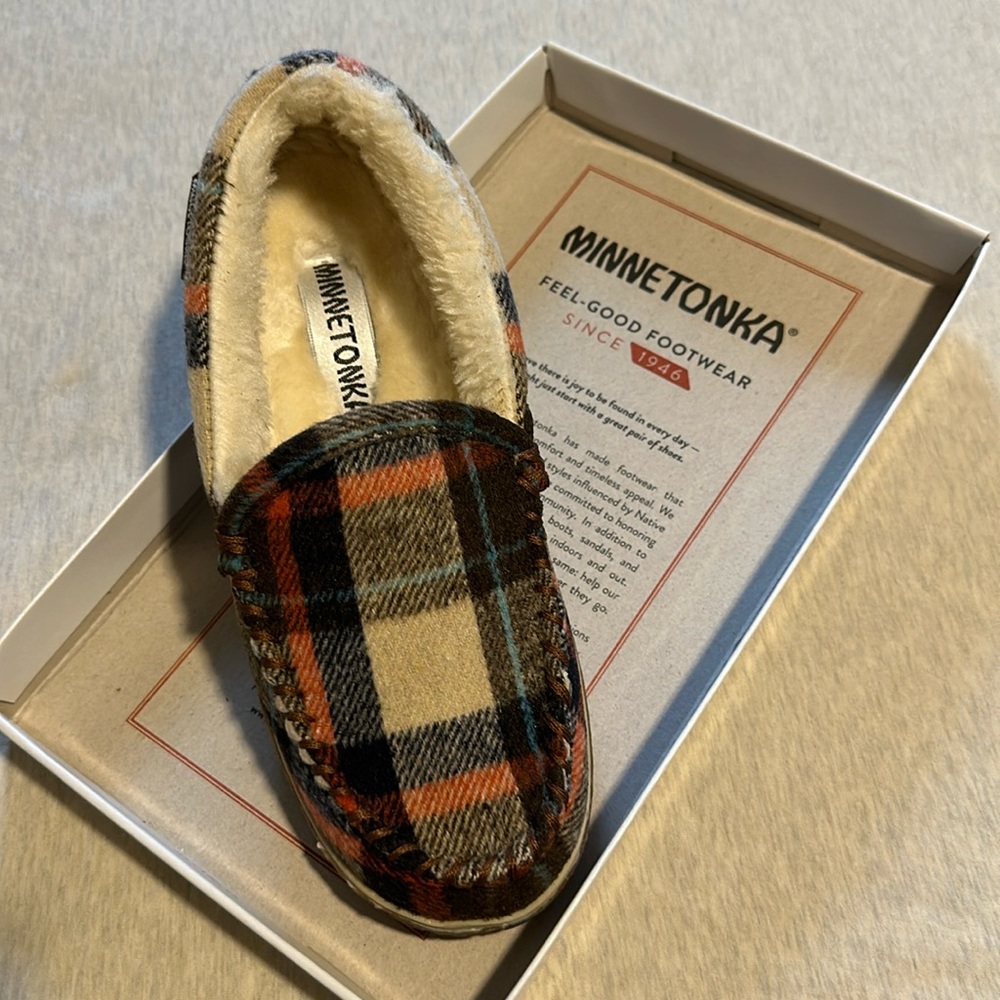 Minnetonka Plaid Moccasin 8